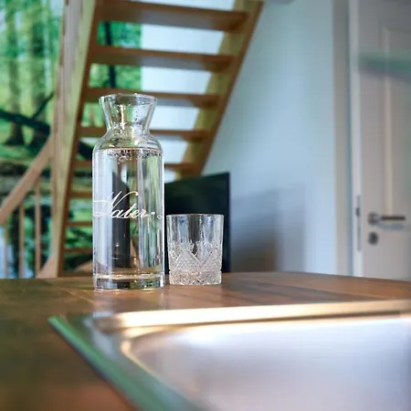 Pier 84 - Tolles Fuer Bis Zu 4 Personen Mit Kaminofen Und Sauna - Haustiere Herzlich Willkommen, Direkt Am Wasser Gelegen *