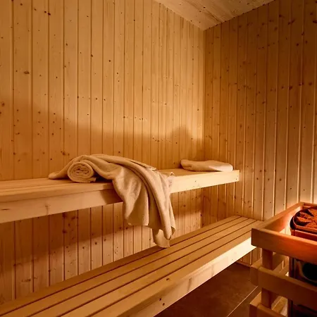 Pier 84 - Tolles Fuer Bis Zu 4 Personen Mit Kaminofen Und Sauna - Haustiere Herzlich Willkommen, Direkt Am Wasser Gelegen Holiday home
