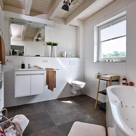 Pier 84 - Tolles Fuer Bis Zu 4 Personen Mit Kaminofen Und Sauna - Haustiere Herzlich Willkommen, Direkt Am Wasser Gelegen 別荘 *