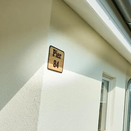 Pier 84 - Tolles Fuer Bis Zu 4 Personen Mit Kaminofen Und Sauna - Haustiere Herzlich Willkommen, Direkt Am Wasser Gelegen * ノルトホルン